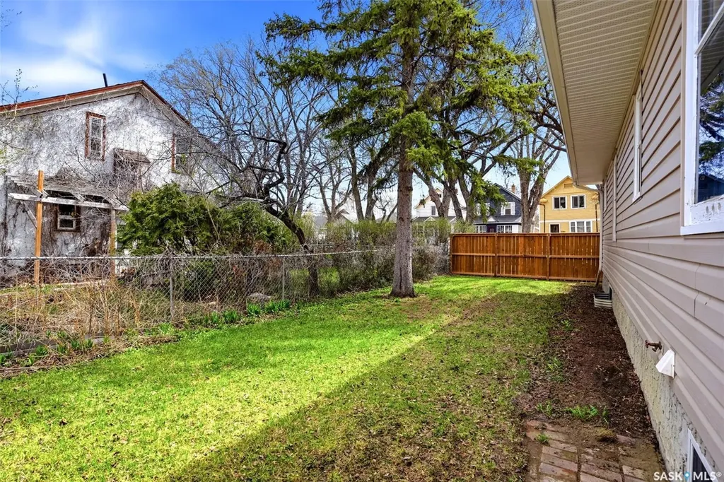 2336 Winnipeg Street Regina SK S4P 1H3