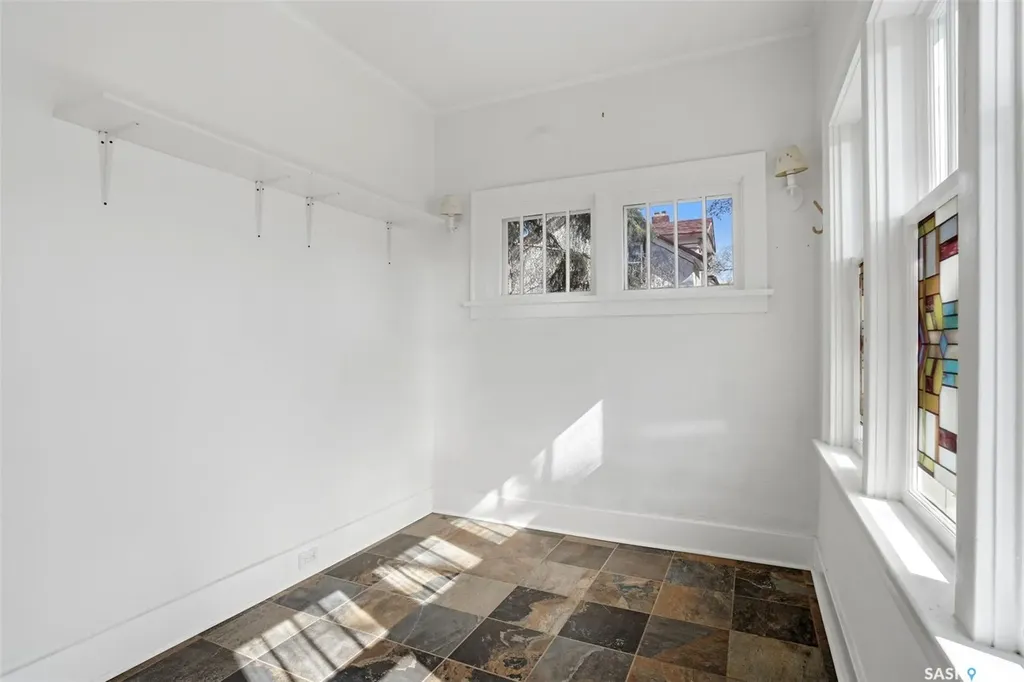 2336 Winnipeg Street Regina SK S4P 1H3