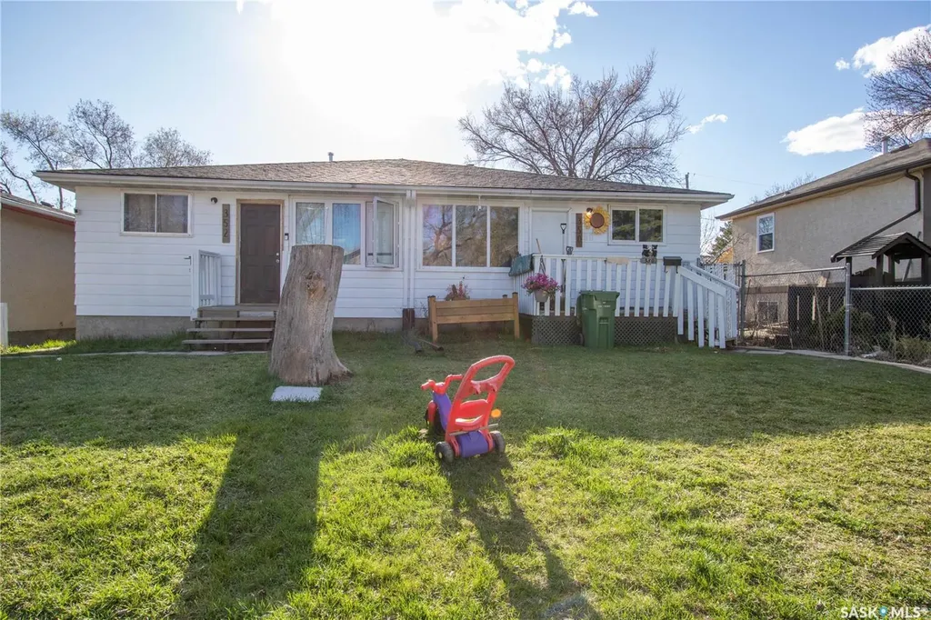 350 & 352 Toronto Street Regina SK S4R 1M2