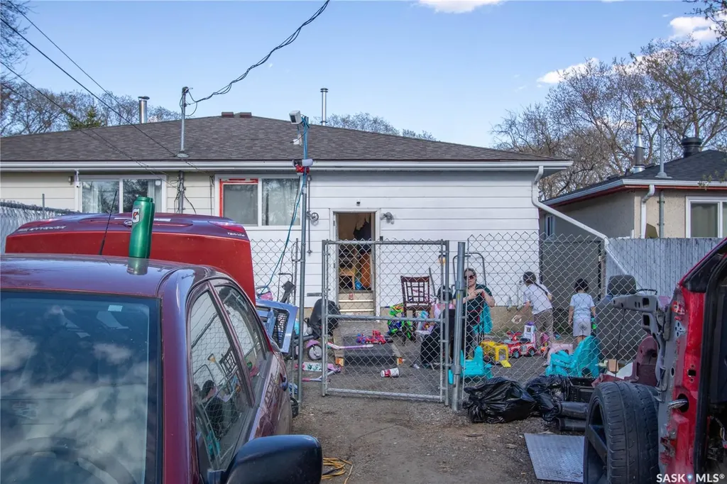 350 & 352 Toronto Street Regina SK S4R 1M2