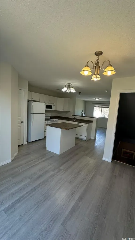 1437 1st Street Estevan SK S4A 2X5