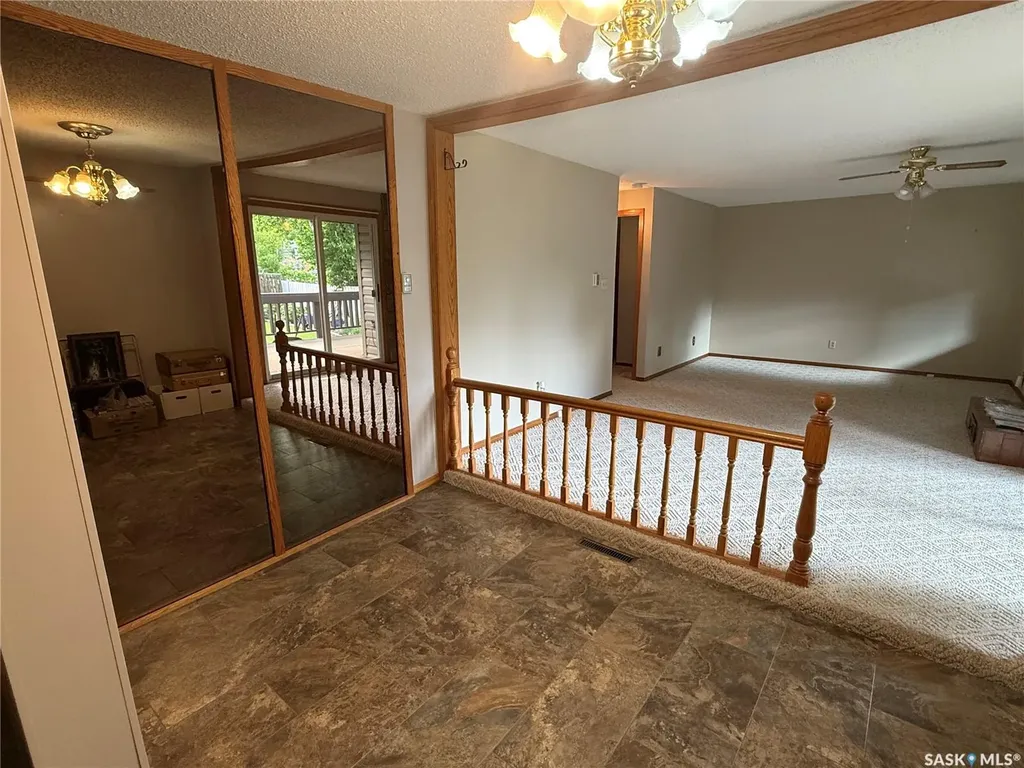 72 11th Street Weyburn SK S4H 1J3