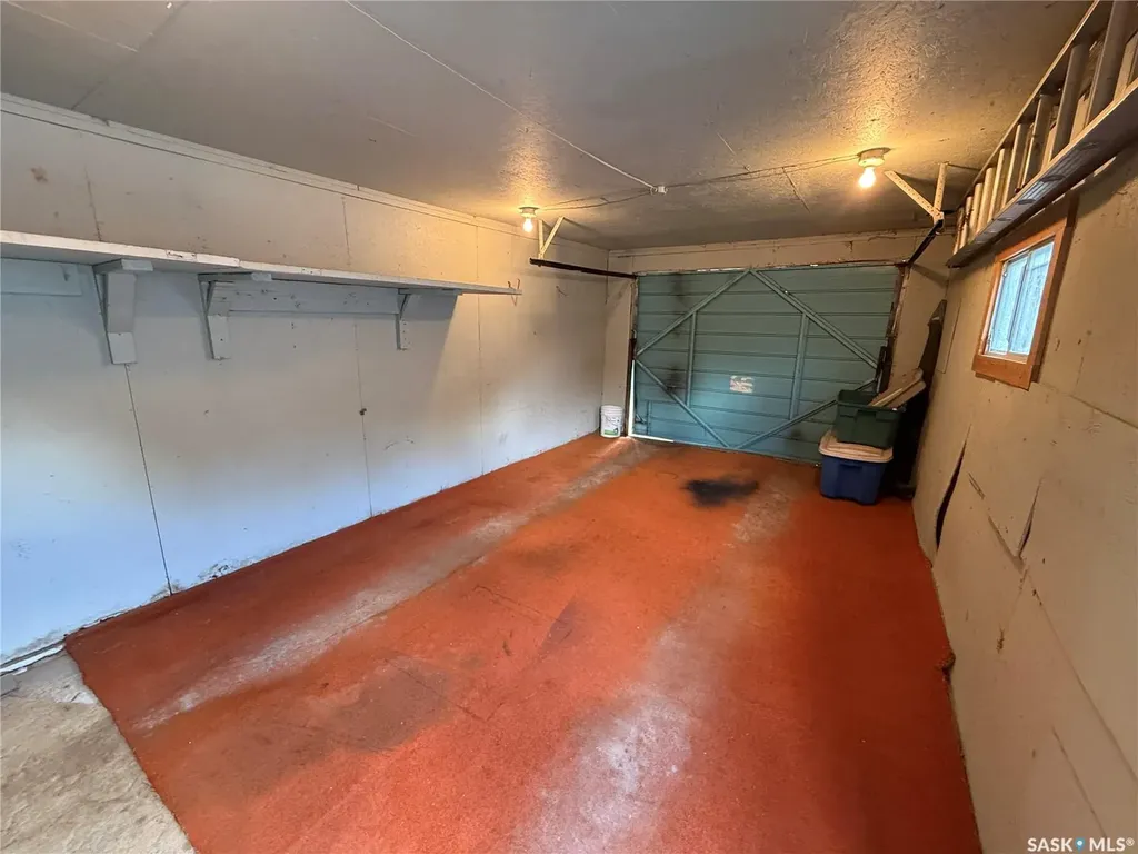 72 11th Street Weyburn SK S4H 1J3