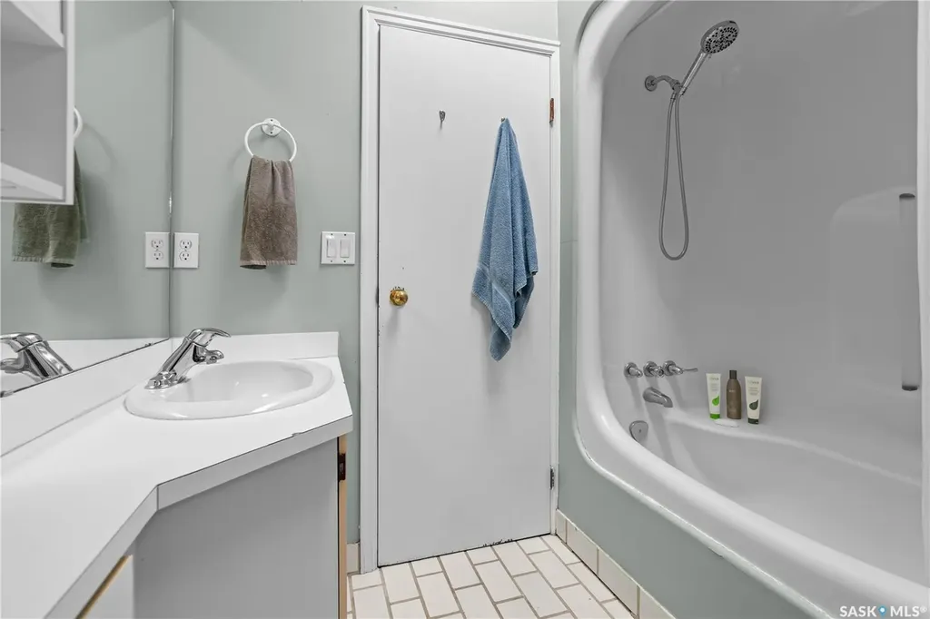 2848 Retallack Street Regina SK S4S 1S7