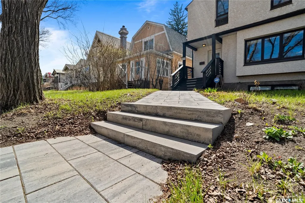 2848 Retallack Street Regina SK S4S 1S7