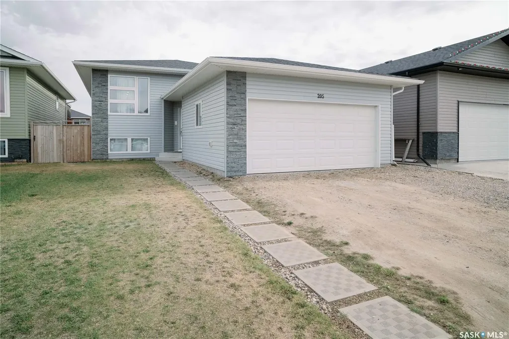 205 Reddekopp Lane Warman SK S0K 4S3