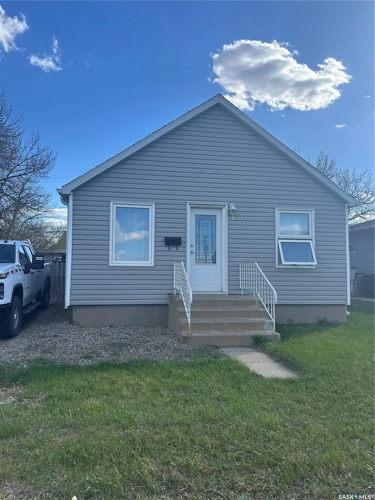 610 Fifth Street Estevan SK S4A 0Y5