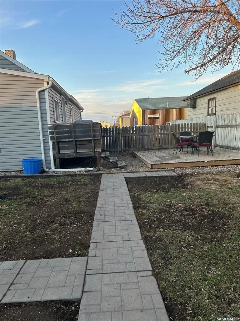 610 Fifth Street Estevan SK S4A 0Y5