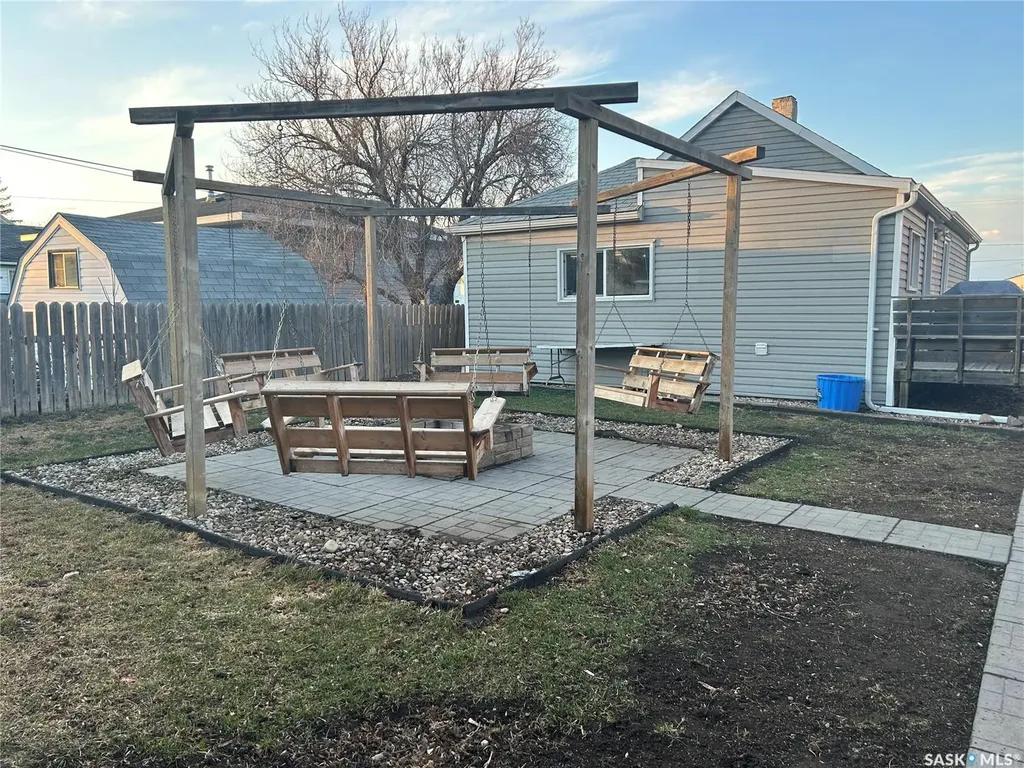 610 Fifth Street Estevan SK S4A 0Y5
