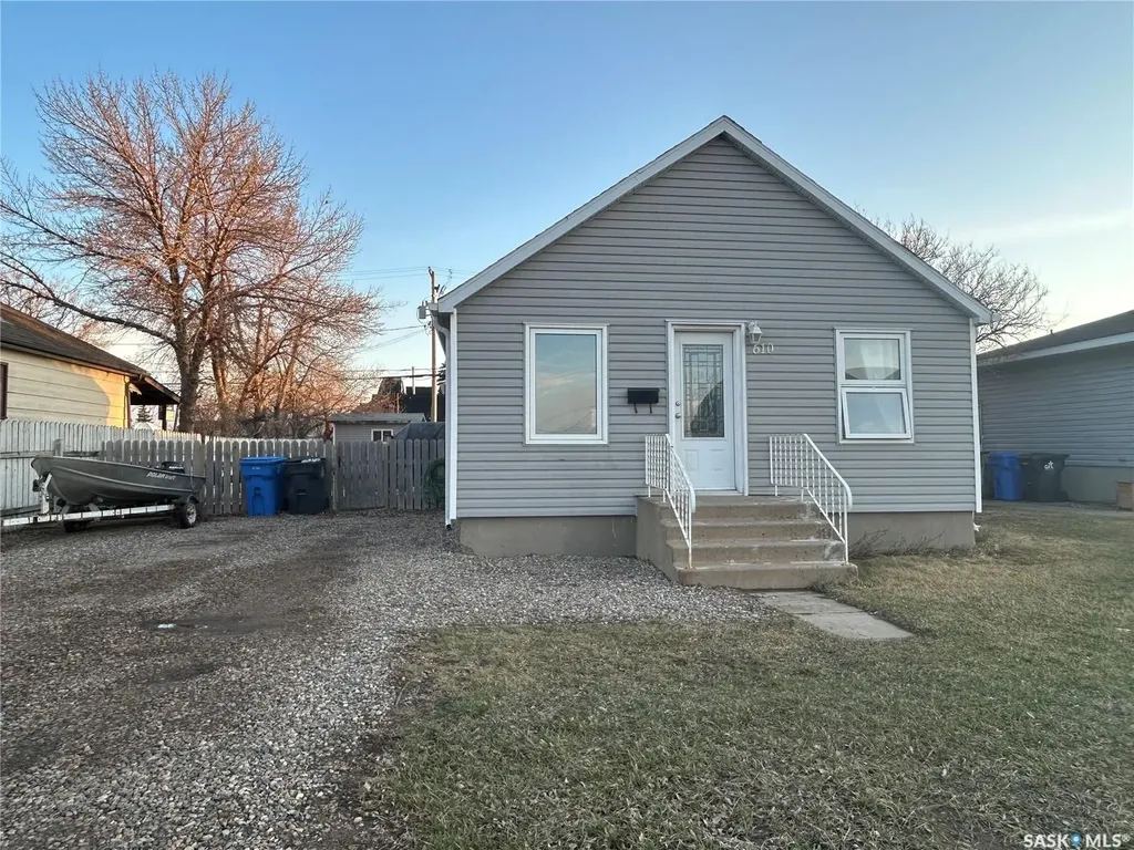 610 Fifth Street Estevan SK S4A 0Y5