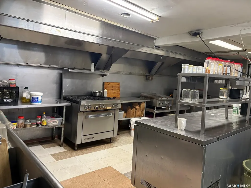 313 20th Street W Saskatoon SK S7M 0X1
