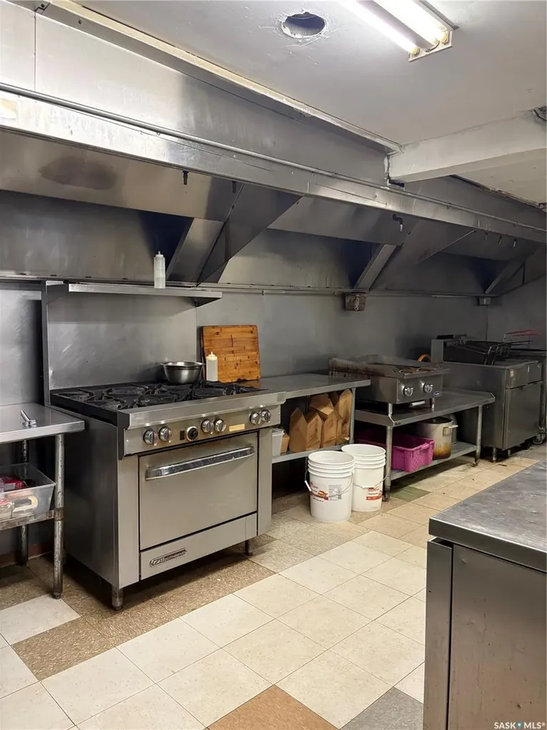 313 20th Street W Saskatoon SK S7M 0X1