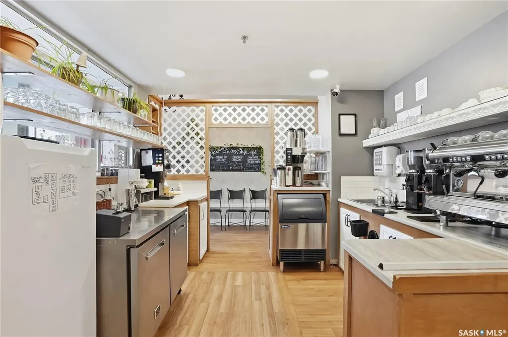 245 3rd Avenue S Saskatoon SK S7K 1M4