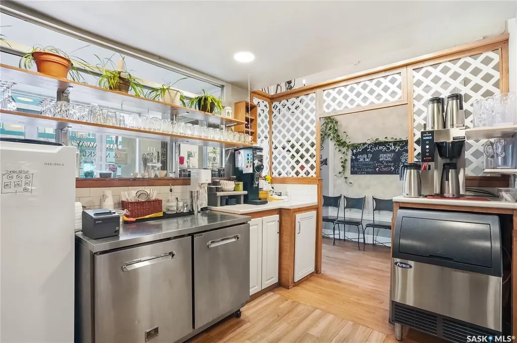 245 3rd Avenue S Saskatoon SK S7K 1M4