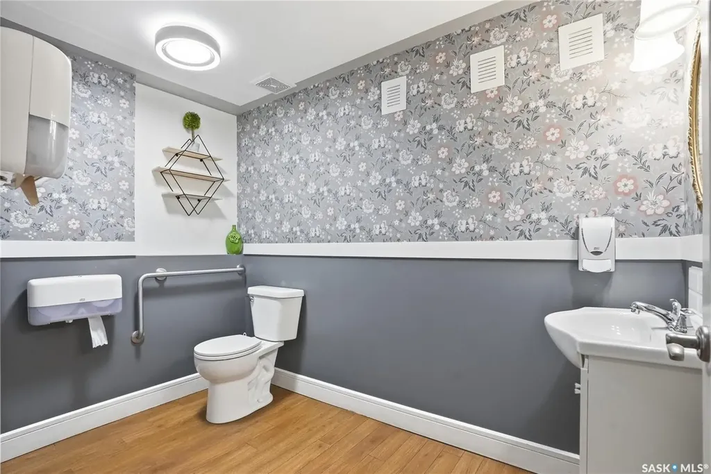 245 3rd Avenue S Saskatoon SK S7K 1M4