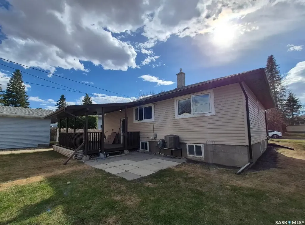 203 4th Avenue S Yorkton SK S3N 1B7