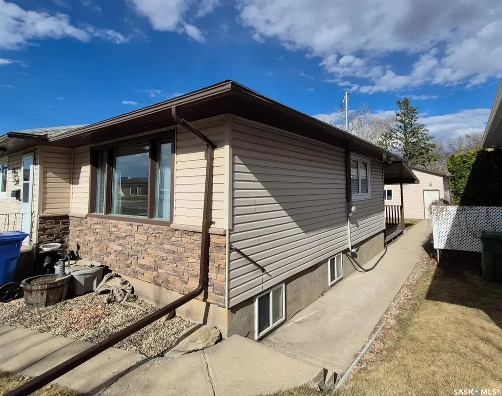 203 4th Avenue S Yorkton SK S3N 1B7