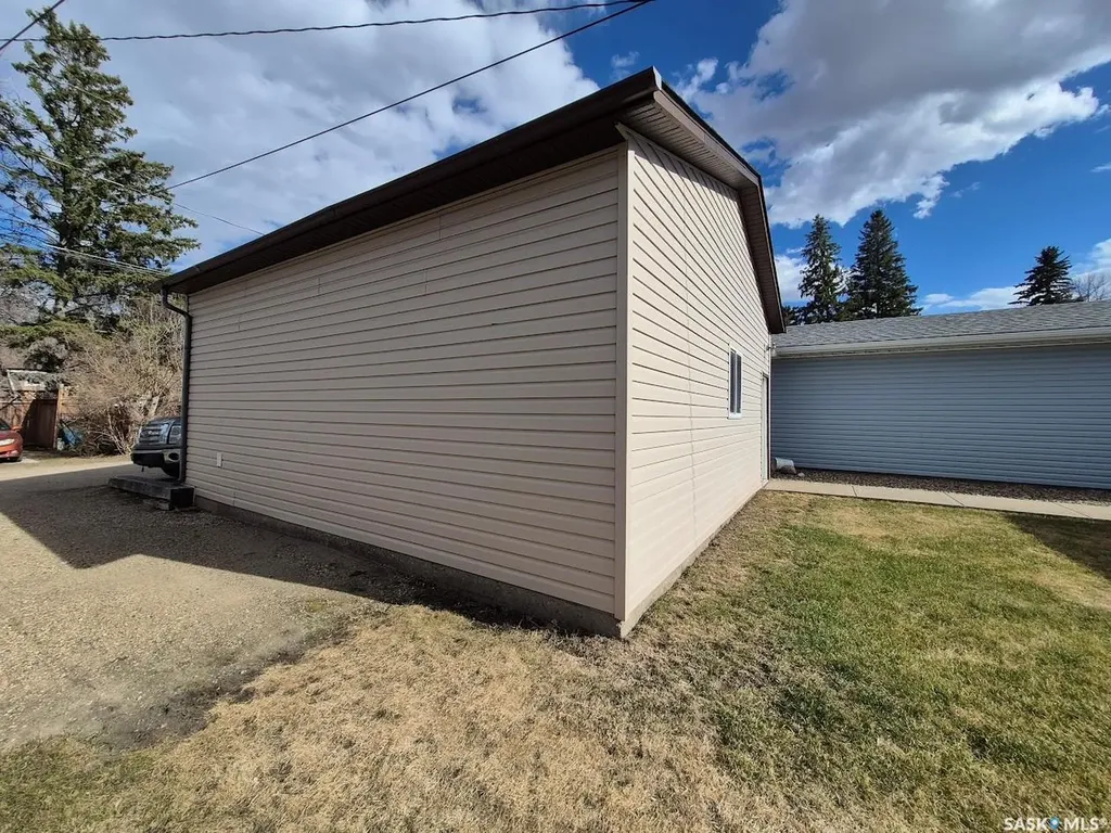 203 4th Avenue S Yorkton SK S3N 1B7