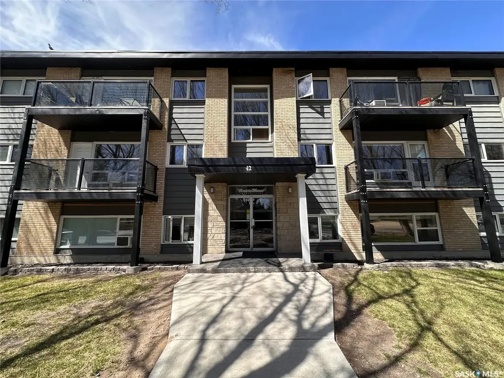 42 Spence Street Regina SK S4S 4H4