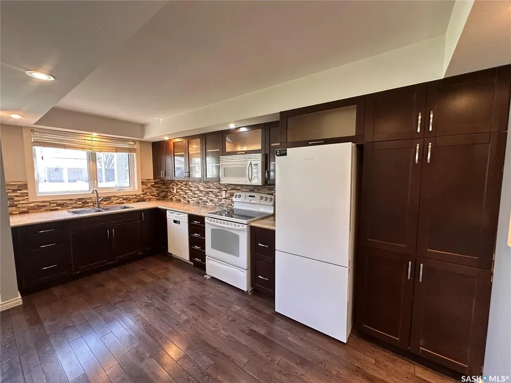 42 Spence Street Regina SK S4S 4H4