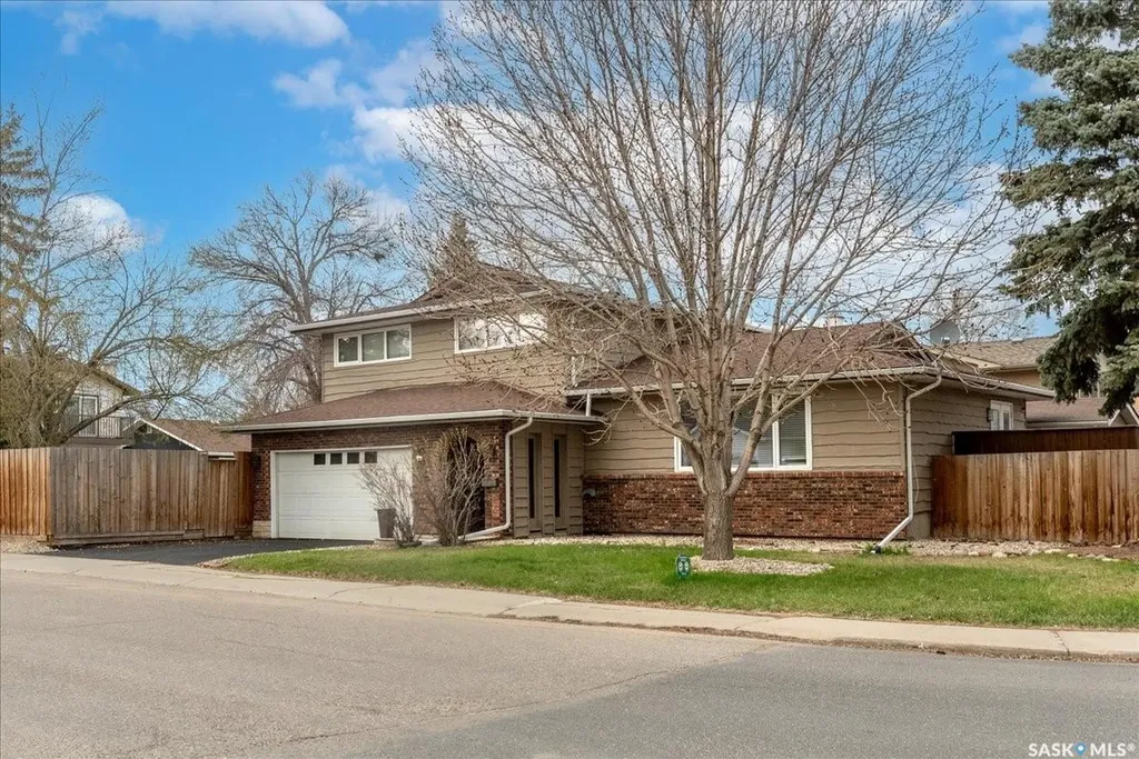 182 Lincoln Drive Regina SK S4S 6R5