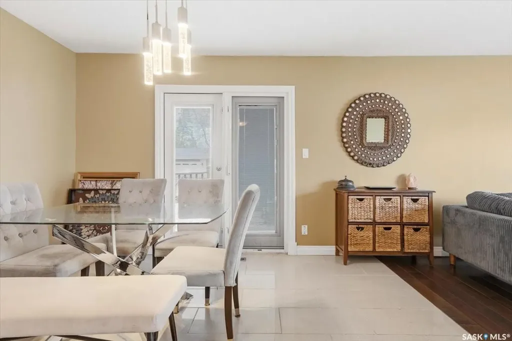182 Lincoln Drive Regina SK S4S 6R5