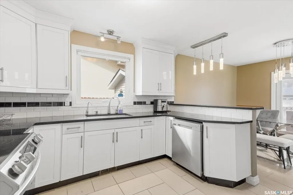 182 Lincoln Drive Regina SK S4S 6R5