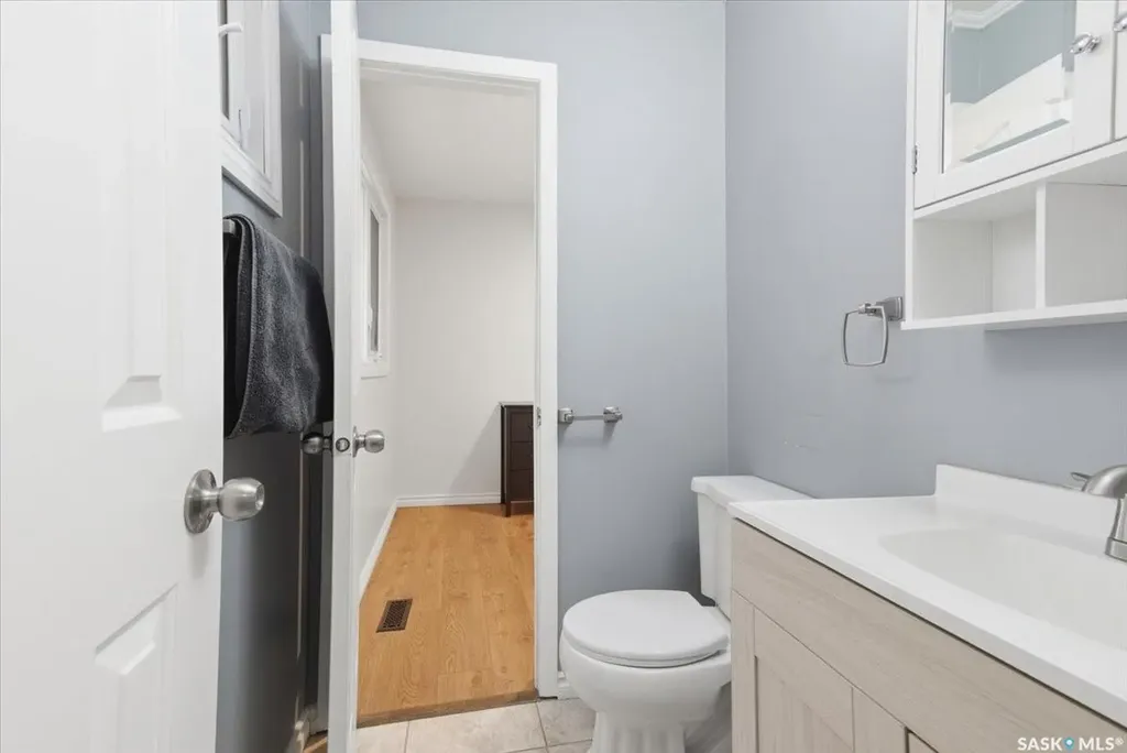 182 Lincoln Drive Regina SK S4S 6R5