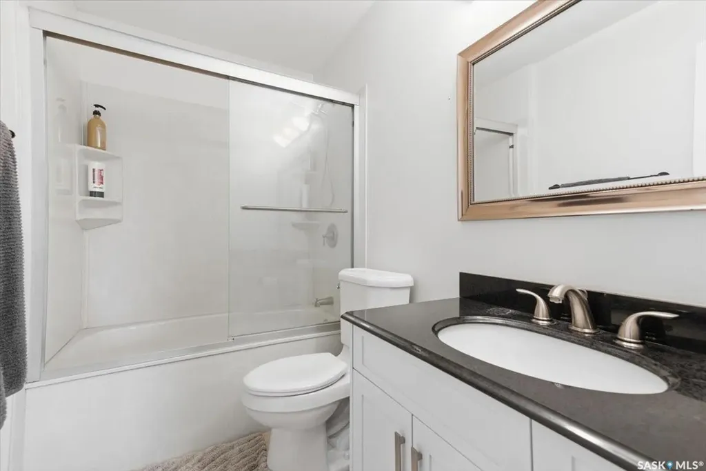 182 Lincoln Drive Regina SK S4S 6R5