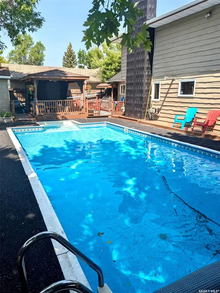 182 Lincoln Drive Regina SK S4S 6R5