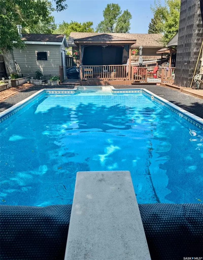 182 Lincoln Drive Regina SK S4S 6R5
