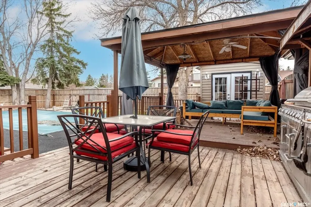 182 Lincoln Drive Regina SK S4S 6R5