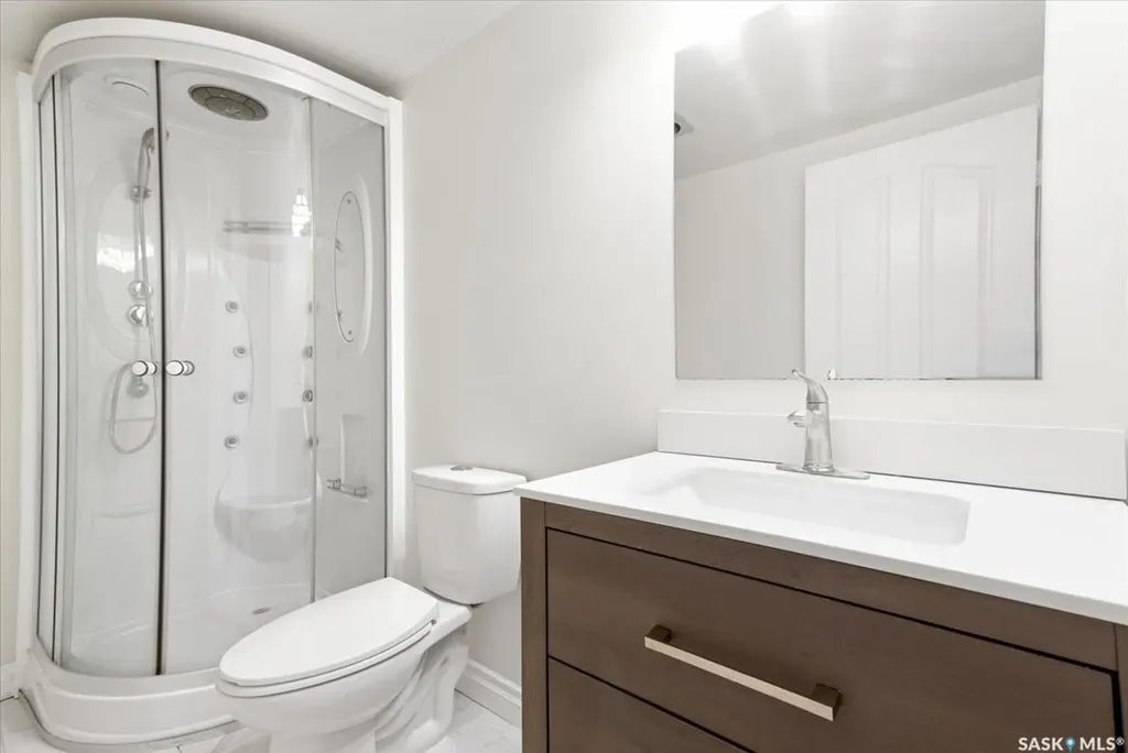 182 Lincoln Drive Regina SK S4S 6R5
