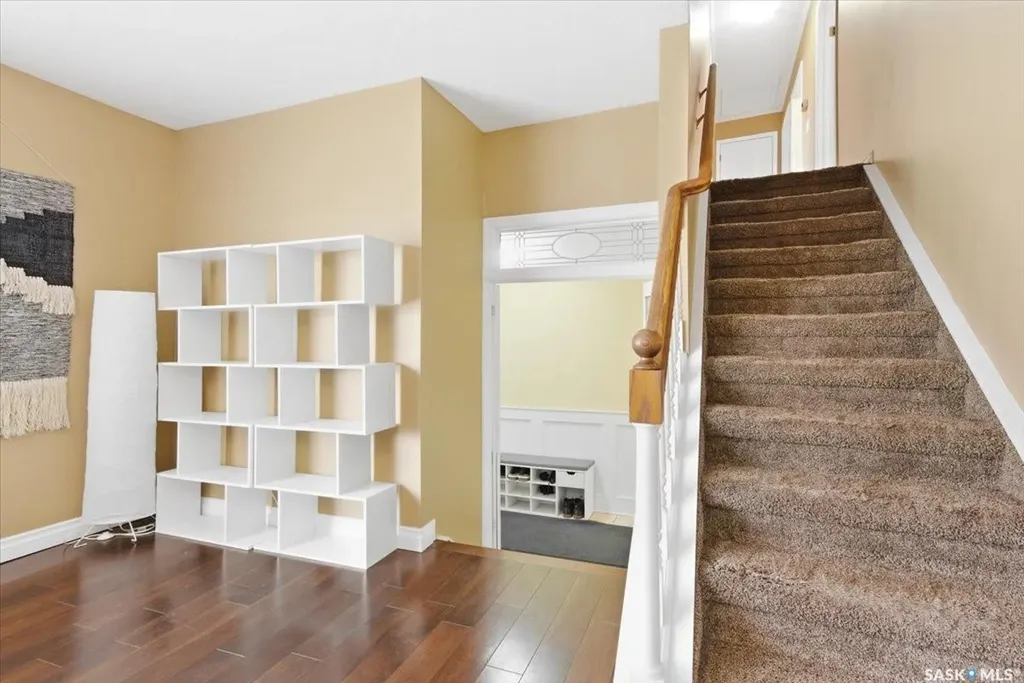 182 Lincoln Drive Regina SK S4S 6R5
