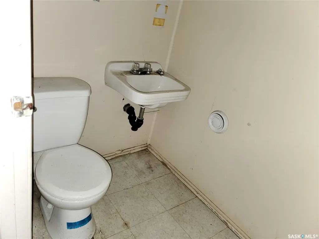 2366 Proton Avenue Gull Lake SK S0N 1A0
