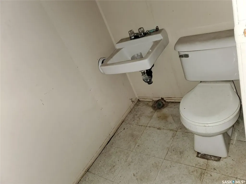 2366 Proton Avenue Gull Lake SK S0N 1A0