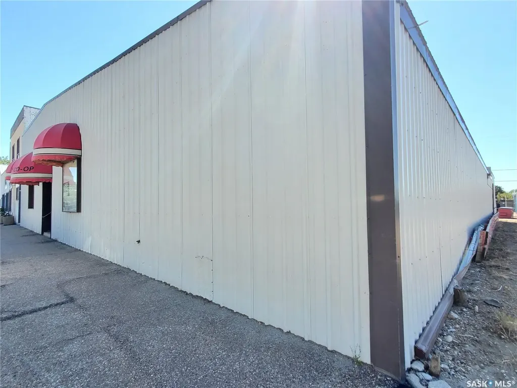 2366 Proton Avenue Gull Lake SK S0N 1A0