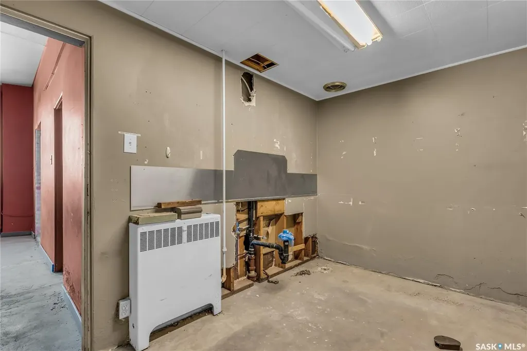 38 23rd Street E Saskatoon SK S7K 3Y3