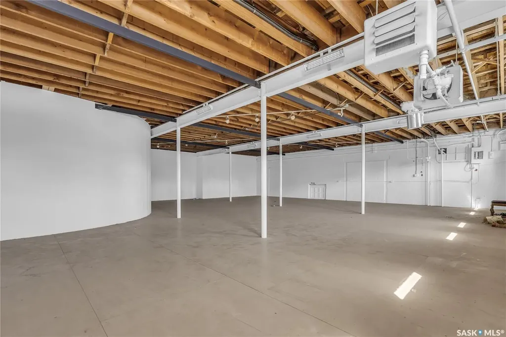 38 23rd Street E Saskatoon SK S7K 3Y3