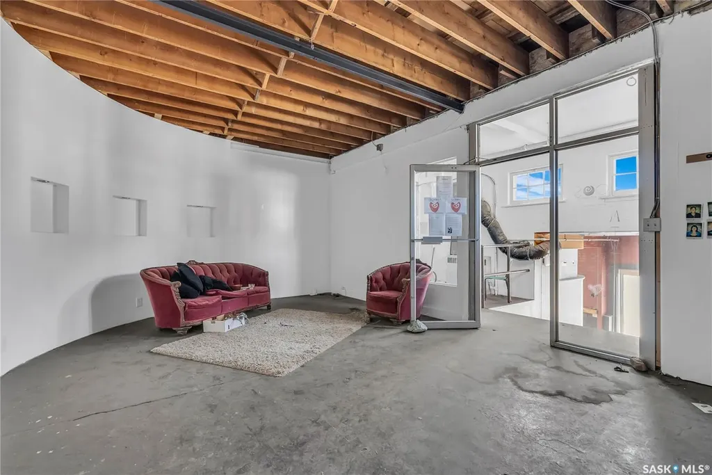38 23rd Street E Saskatoon SK S7K 3Y3