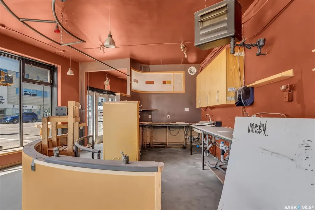 38 23rd Street E Saskatoon SK S7K 3Y3