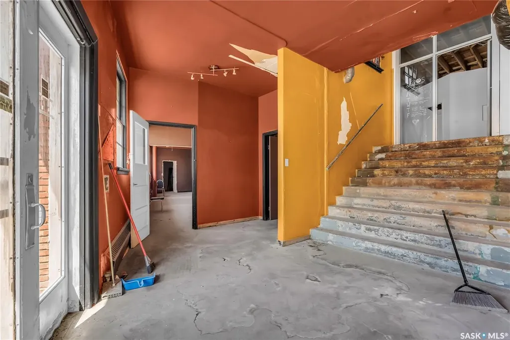 38 23rd Street E Saskatoon SK S7K 3Y3