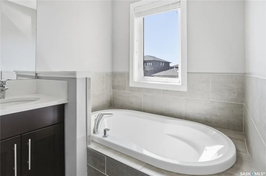 4810 Green Brooks Way E Regina SK S4V 3K6