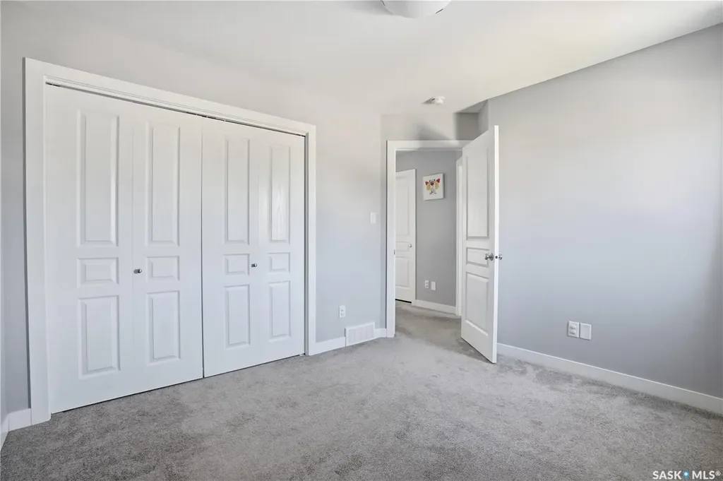 4810 Green Brooks Way E Regina SK S4V 3K6
