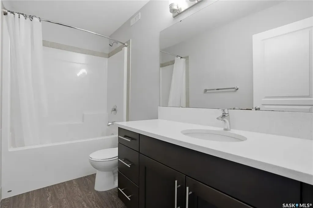 4810 Green Brooks Way E Regina SK S4V 3K6
