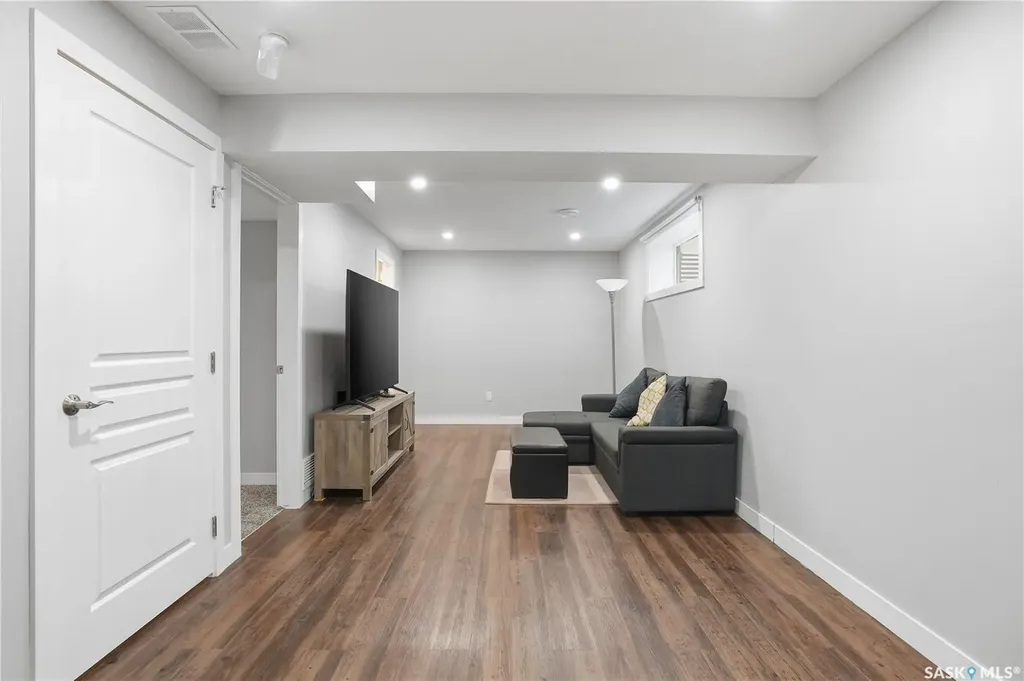 4810 Green Brooks Way E Regina SK S4V 3K6