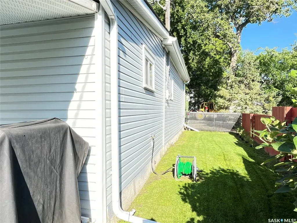 214 Marsh Street Maple Creek SK S0N 1N0