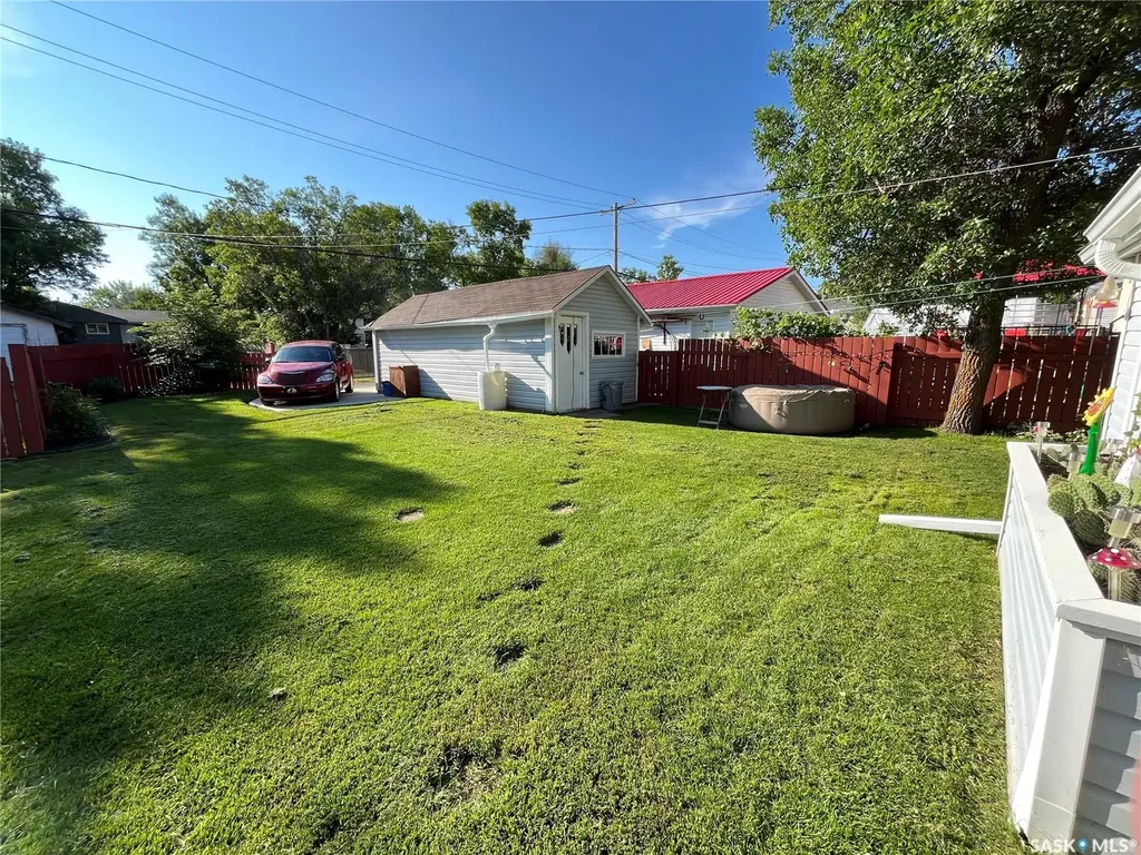 214 Marsh Street Maple Creek SK S0N 1N0