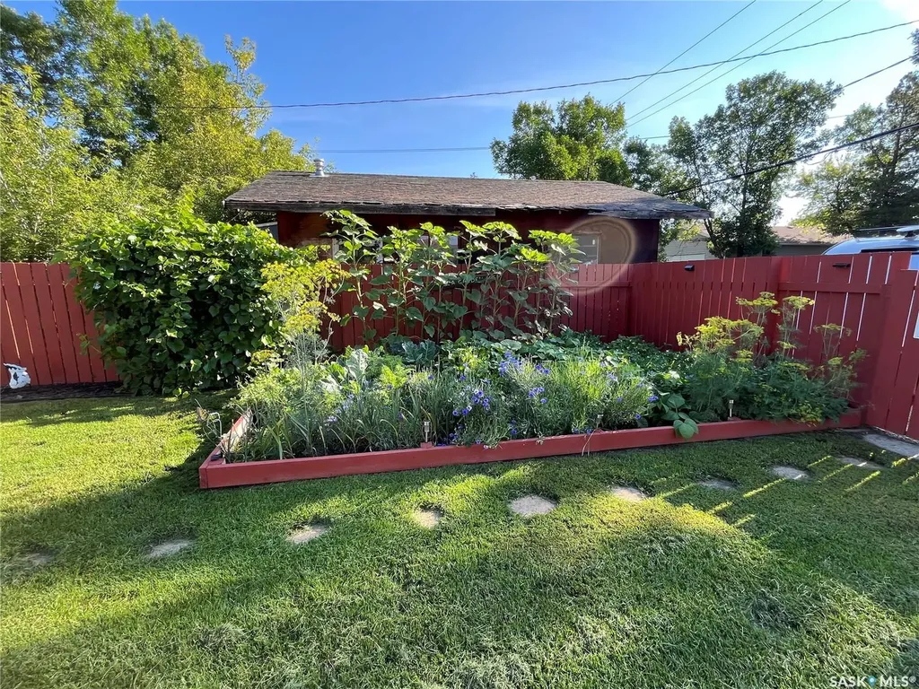 214 Marsh Street Maple Creek SK S0N 1N0