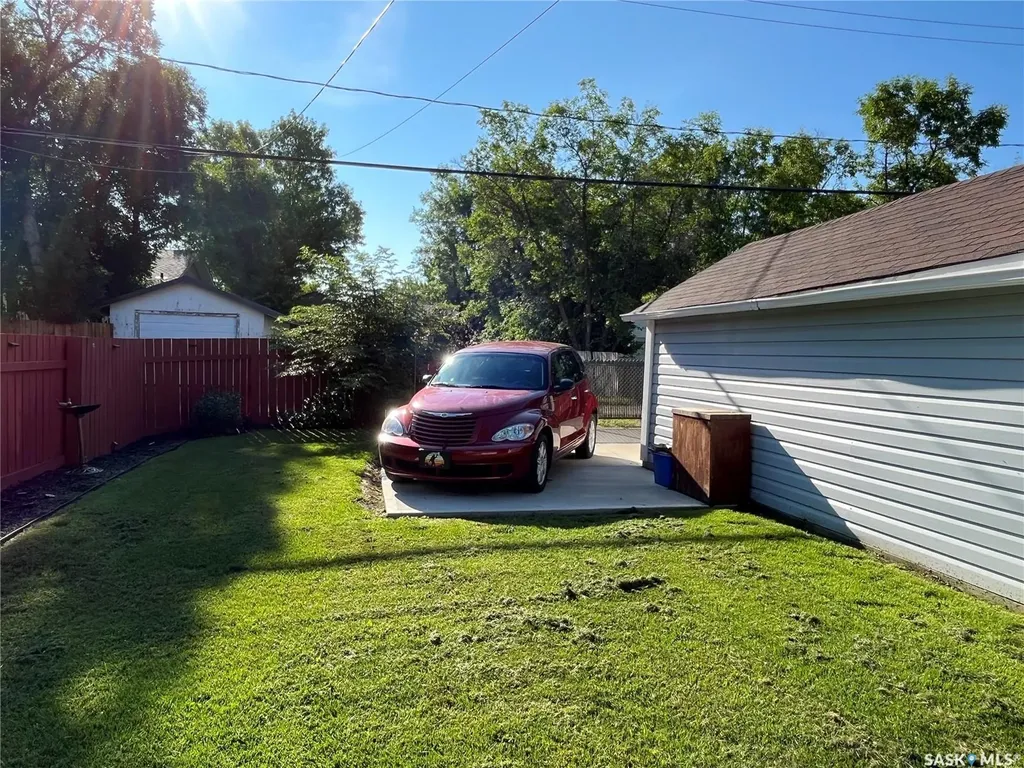214 Marsh Street Maple Creek SK S0N 1N0